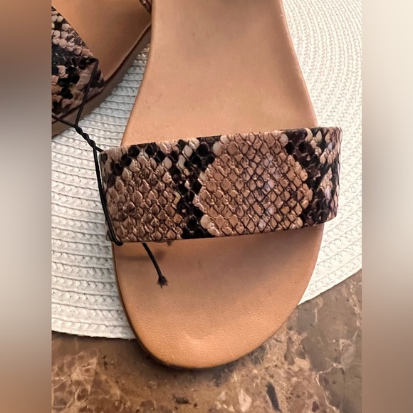 Express Snakeskin “New” sandals size 5 🖤🤎 - Picture 2 of 13